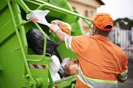 Best Yard Waste Removal  in Walker, MI